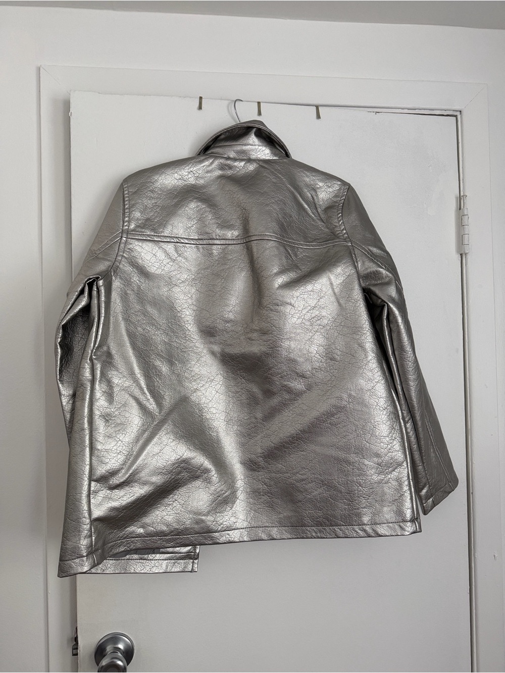 UO Sydney Faux Leather Oversized Dad Jacket at Urban Outfitters Size Small - Picture 9 of 9